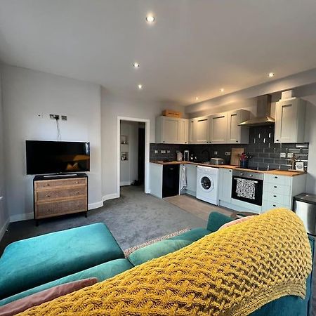 Bright, First Floor, One Bedroom Flat In Wimborne ويمبورن مينستر المظهر الخارجي الصورة
